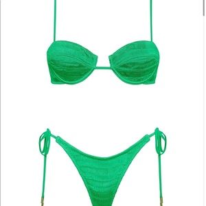 Triangl Tropical Mala